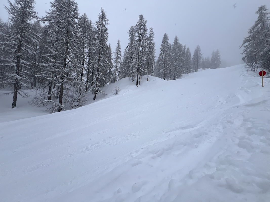 Traversée de la piste rouge "la Draille"