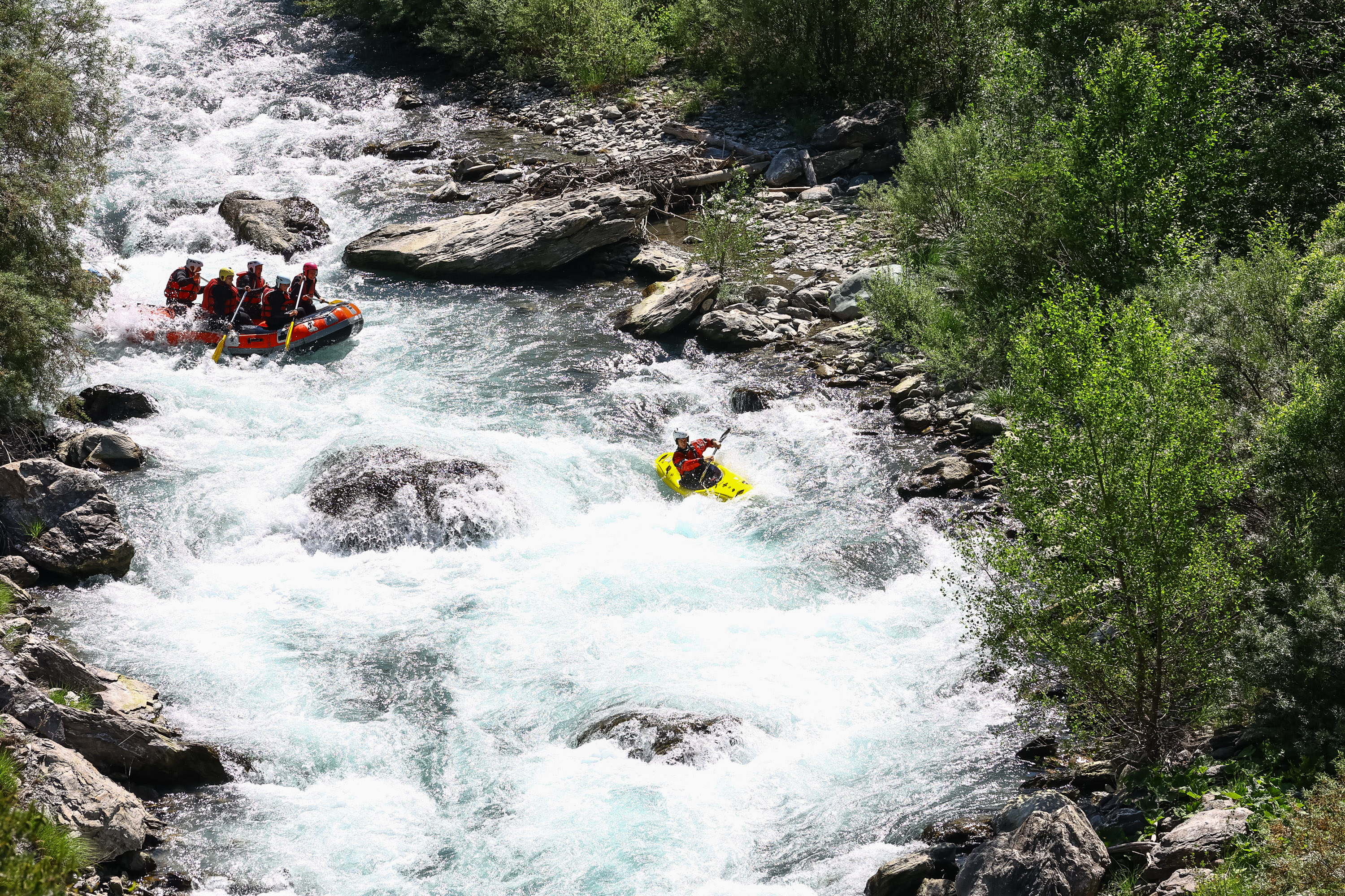 Passage engagé dans les gorges d'Aiguilles