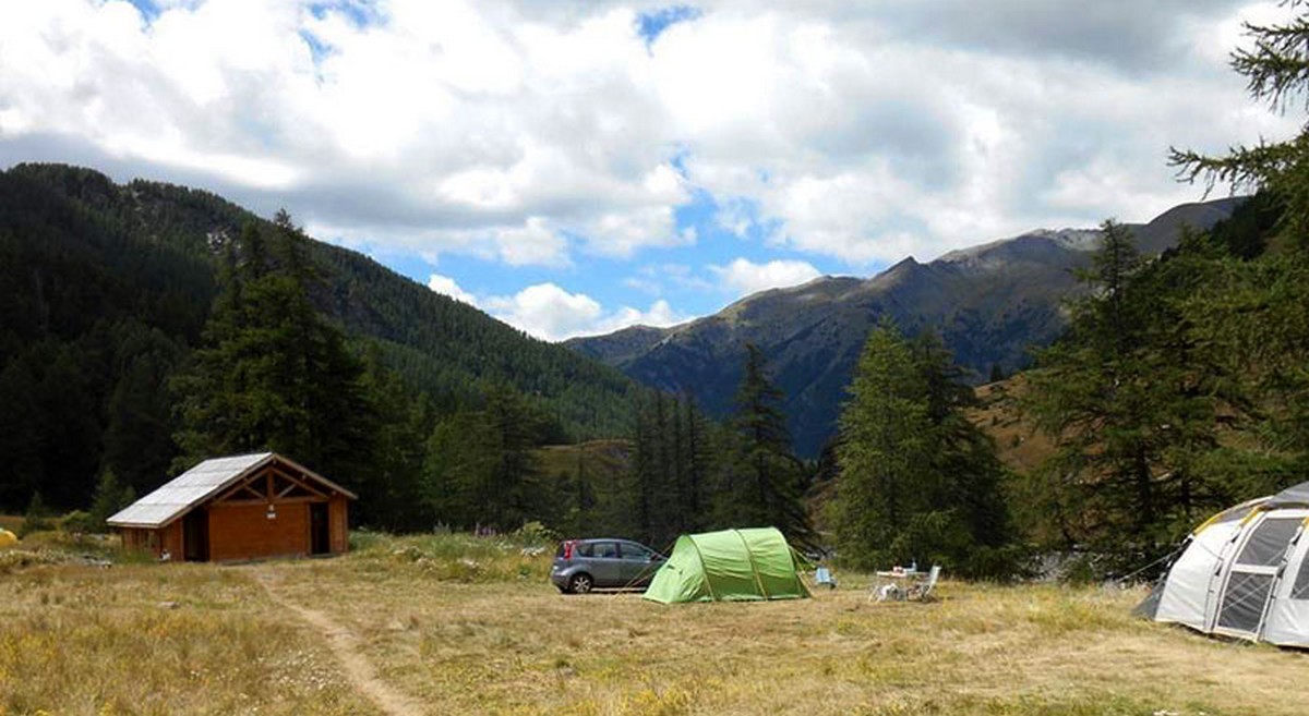 Intérieur camping en été