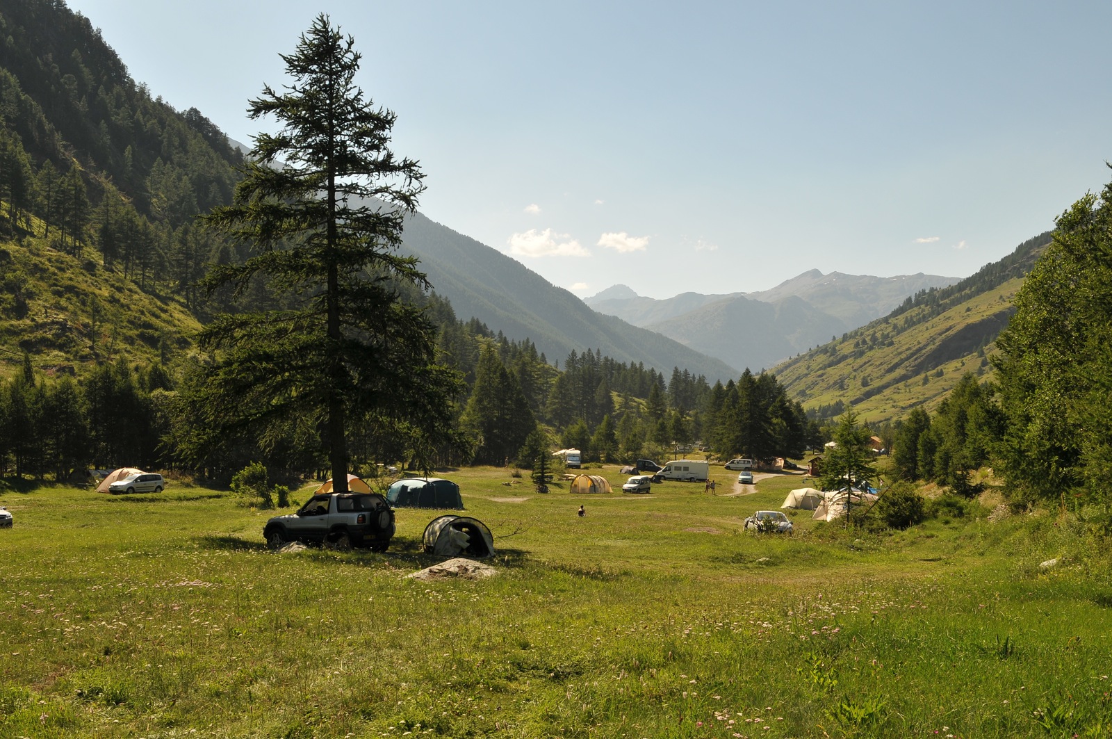 Intérieur camping en été