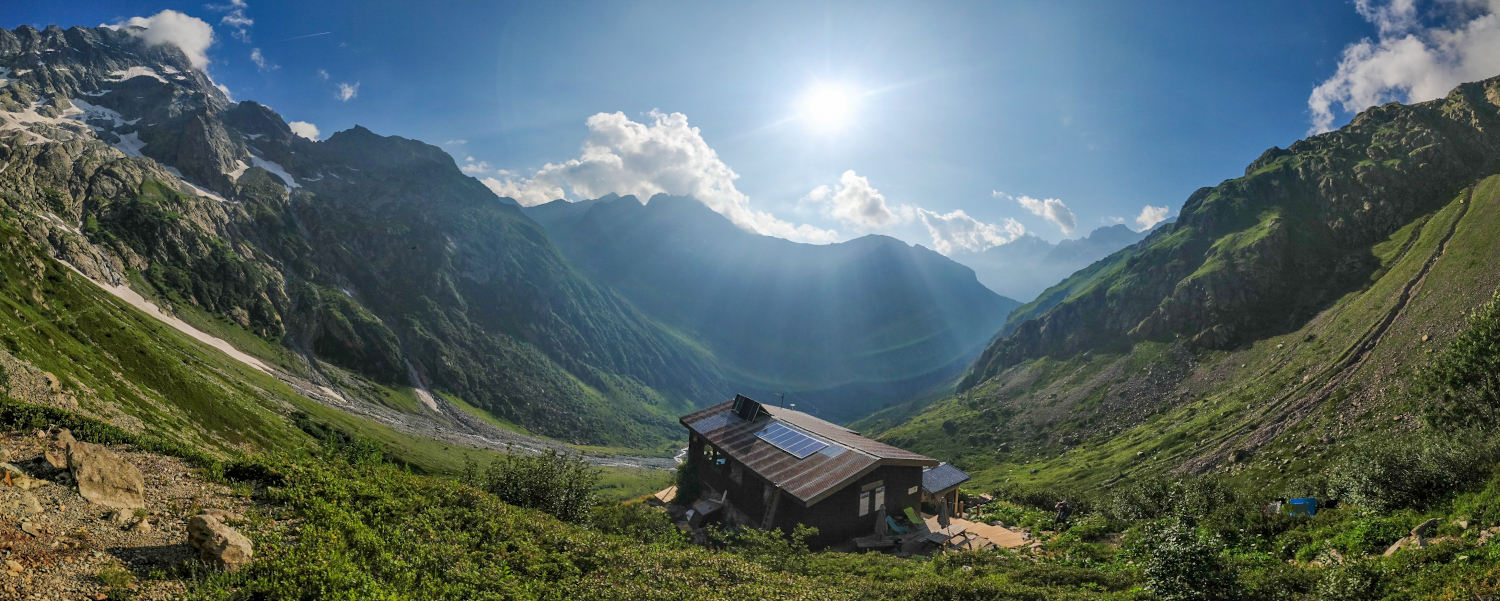 Refuge de Chabournéou, vallée du Valgaudemar