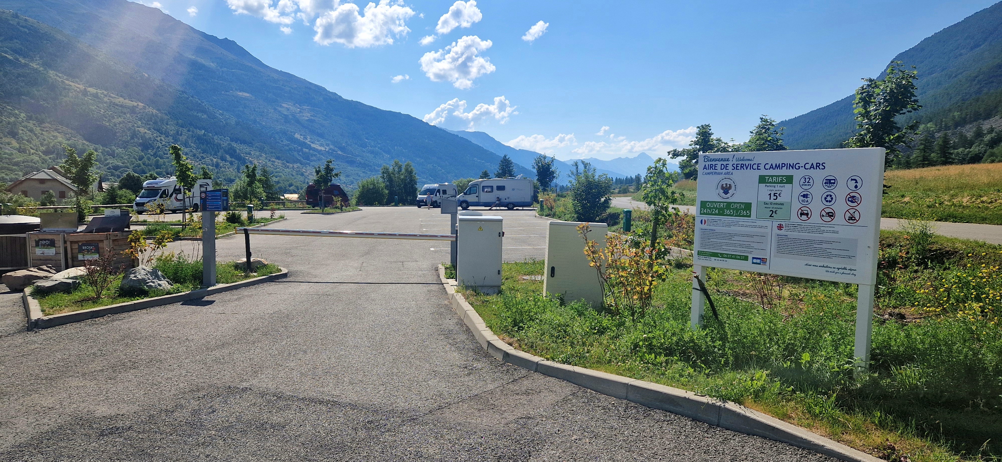 Aire de service Camping Car - Les Charmettes_Le Monêtier-les-Bains