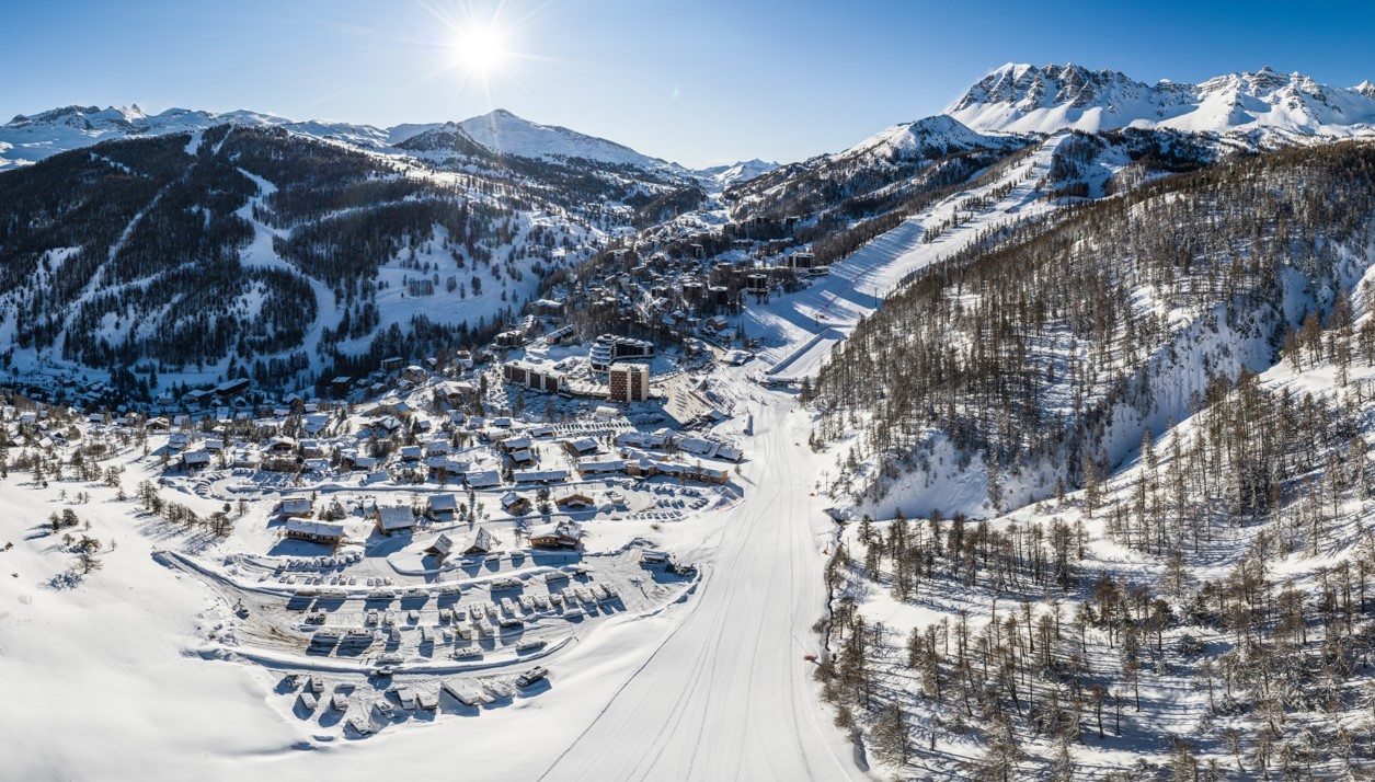 Aire de Camping Car_Vars