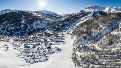 Aire de Camping Car_Vars