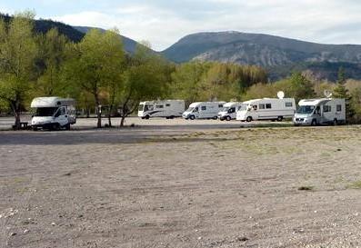 Plan d'eau des Iscles à Veynes - aire de camping-car