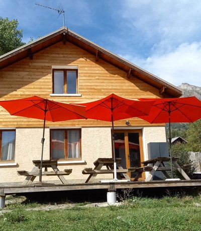 Gîte de groupe 'La Villa', St Jean St Nicolas, vallée du Champsaur