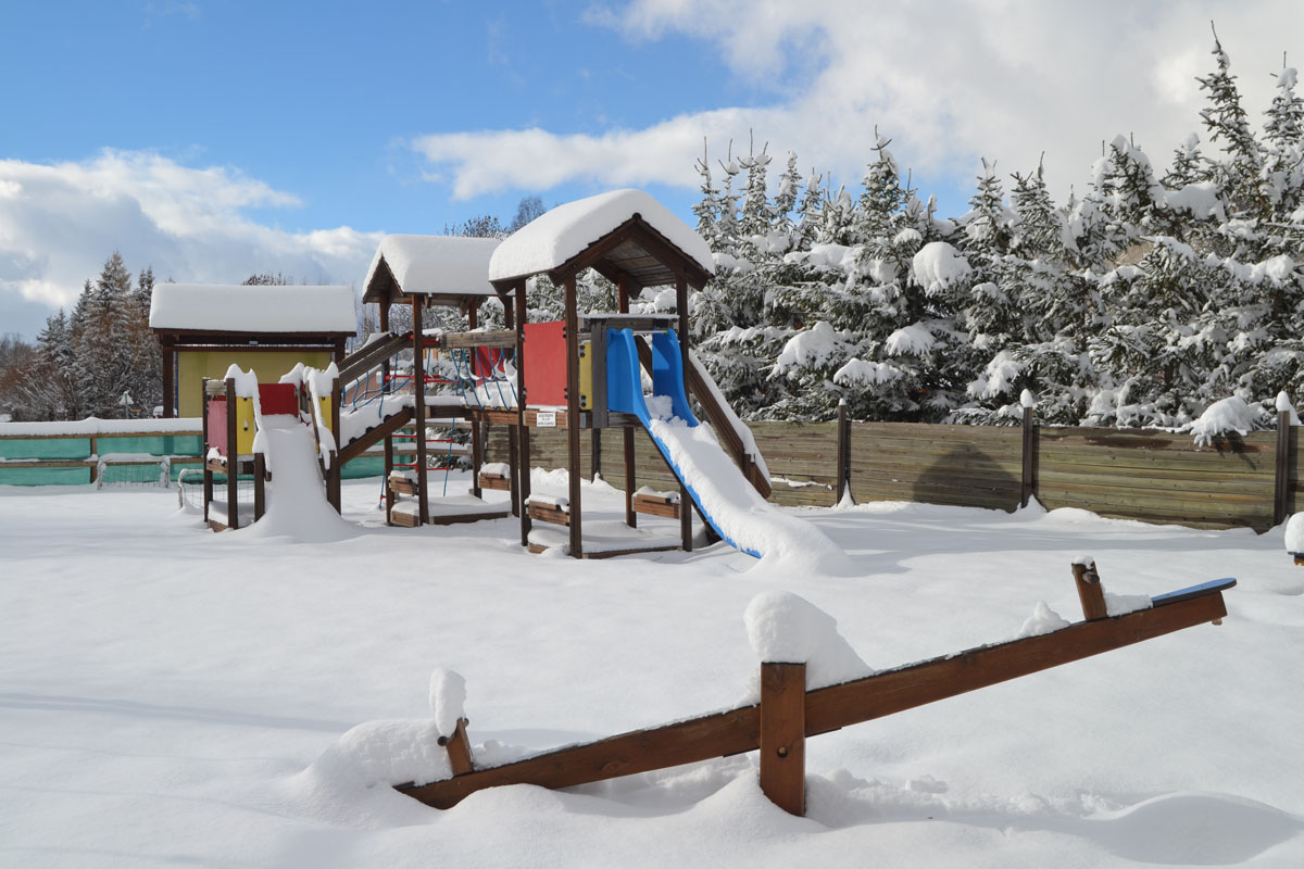 Aire de jeux du Camping Les 6 stations à Pont du Fossé, vallée du Champsaur