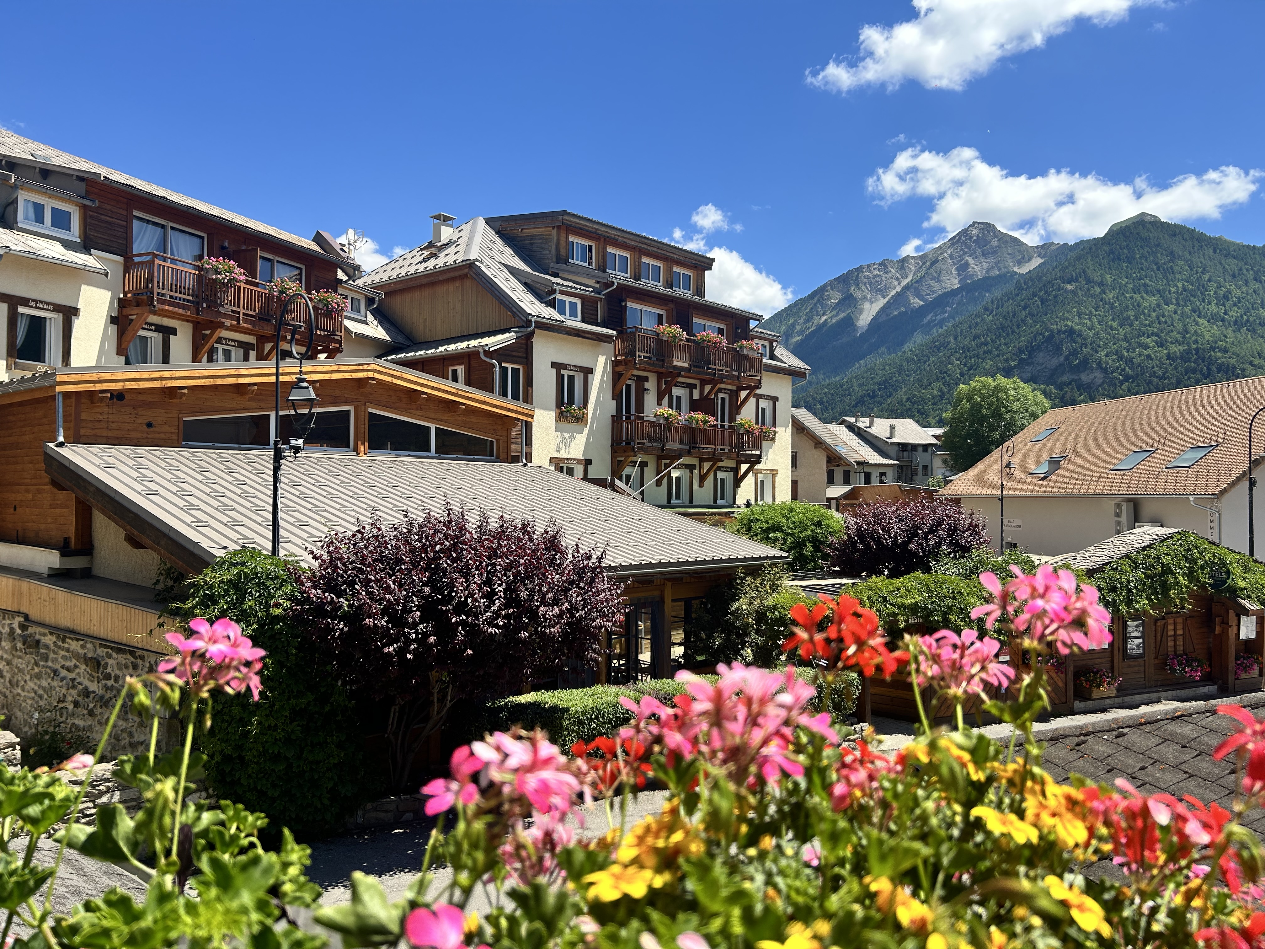 Hôtel-Restaurant Les Autanes à Ancelle