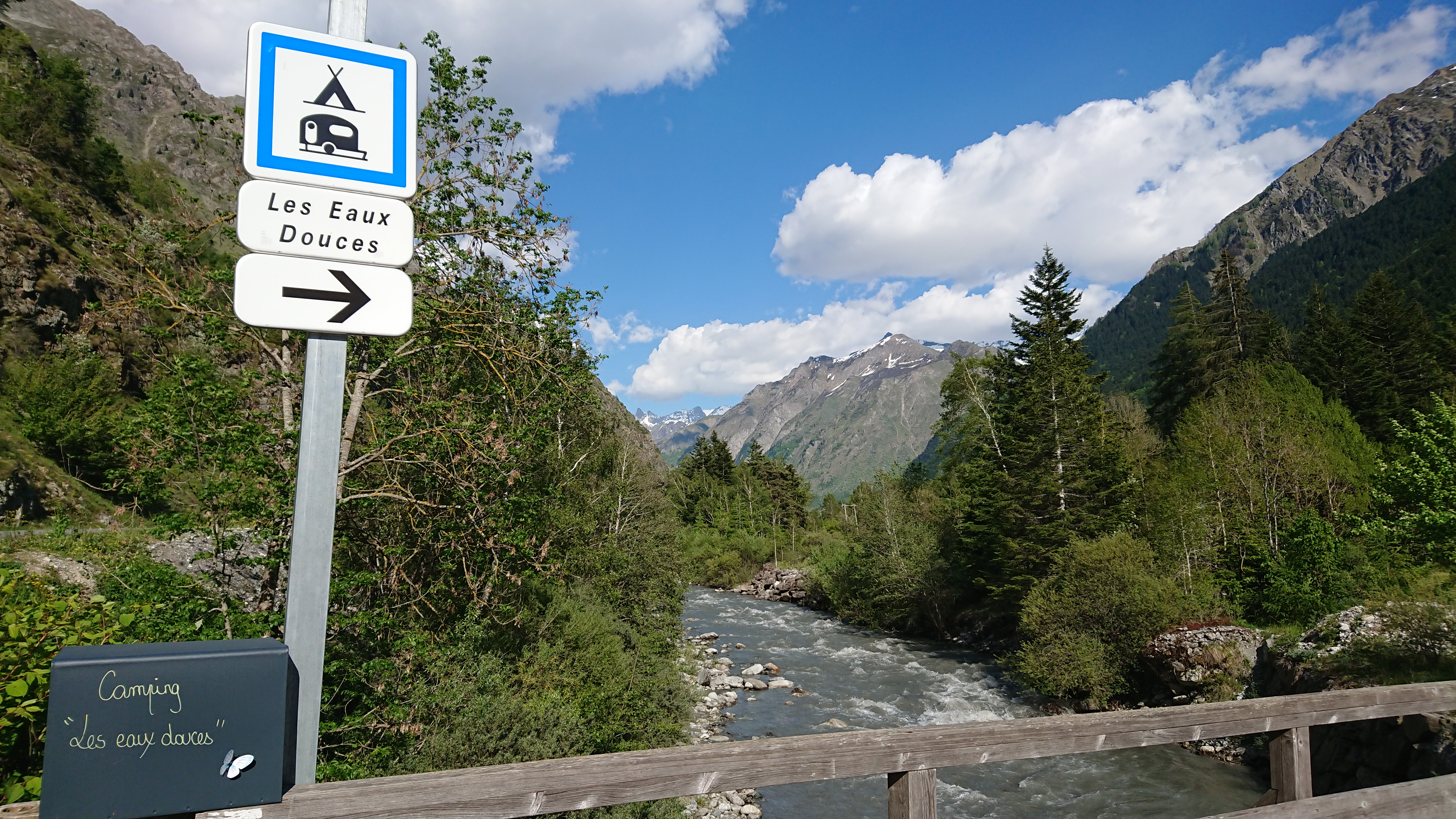 Camping Les Eaux douces à Villar-Loubière, vallée du Valgaudemar