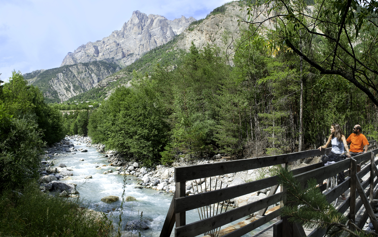 Vue du pont Camping Les Vaudois.jpg