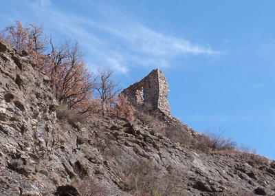 Ruines tour carrée la Saulce