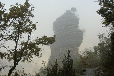 Le Rocher du Château dans la brume