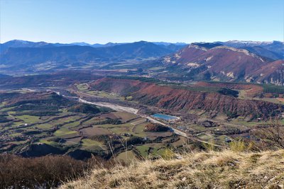 Le plan d'eau vu de la montagne d'Oule