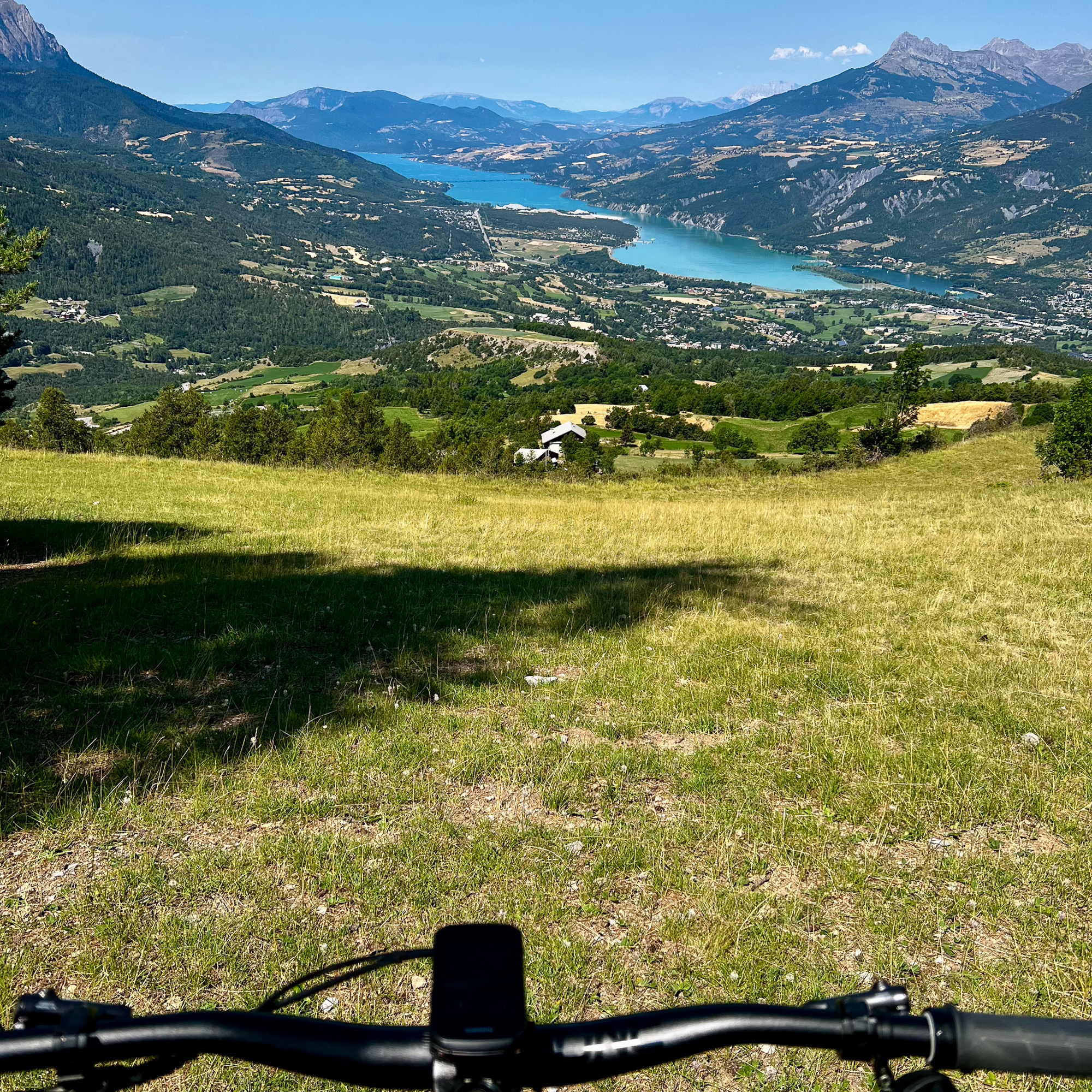 Vue sur le lac de Serre-Ponçon