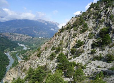 Vue sur les gorges du Guil depuis le "sentier du facteur"