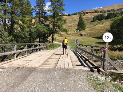 En traversant l'Aigue Blanche