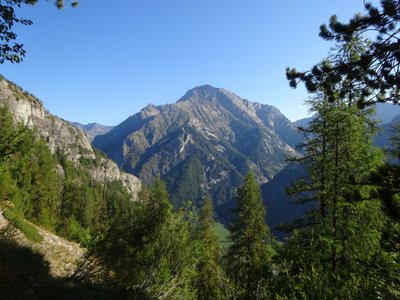 L'aiguille de Cédéra depuis le sentier