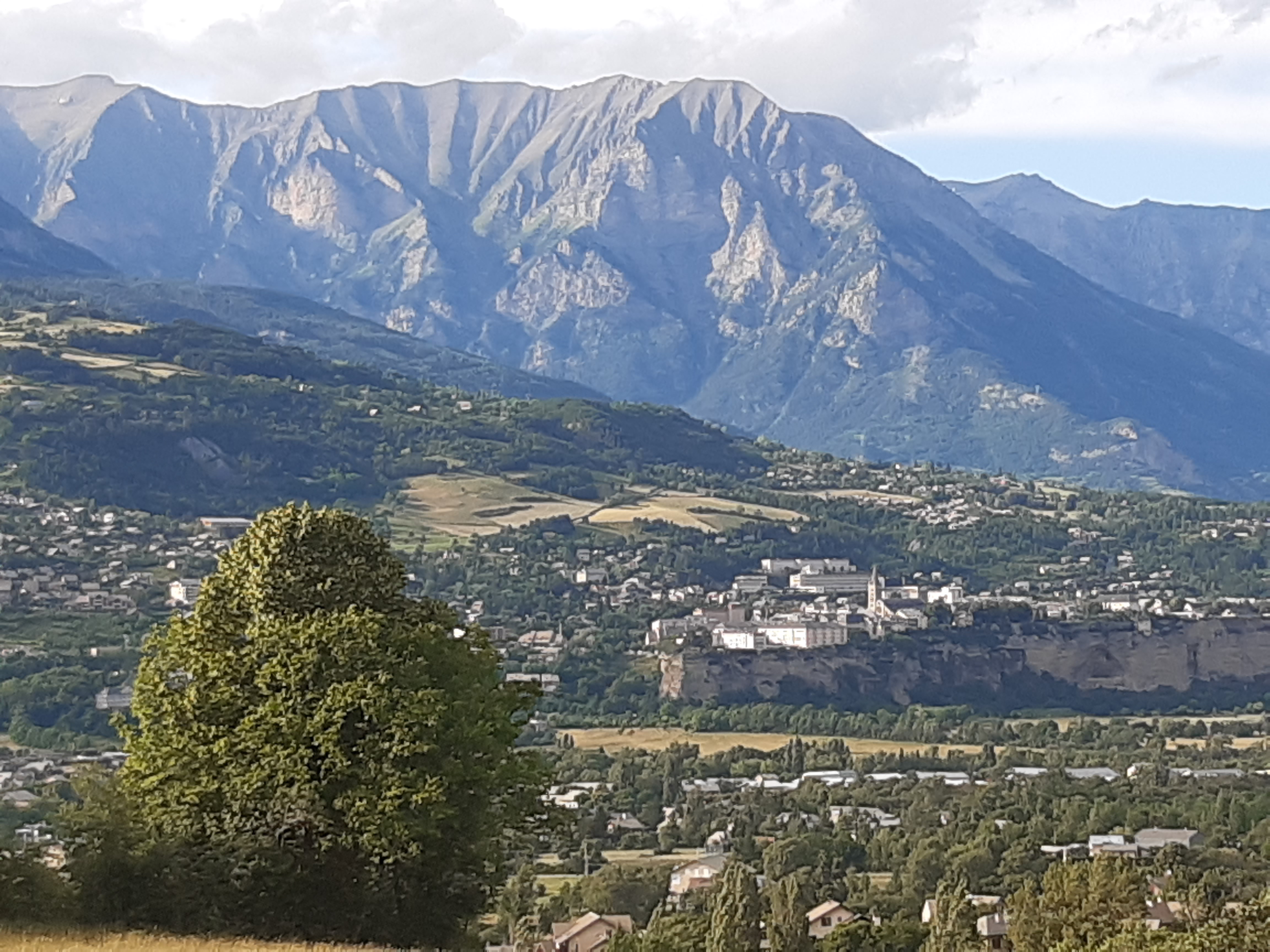 La ville haute d'Embrun