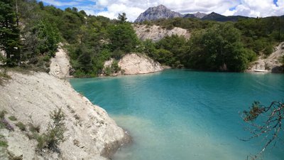 Une petite anse du lac de Serre-Ponçon