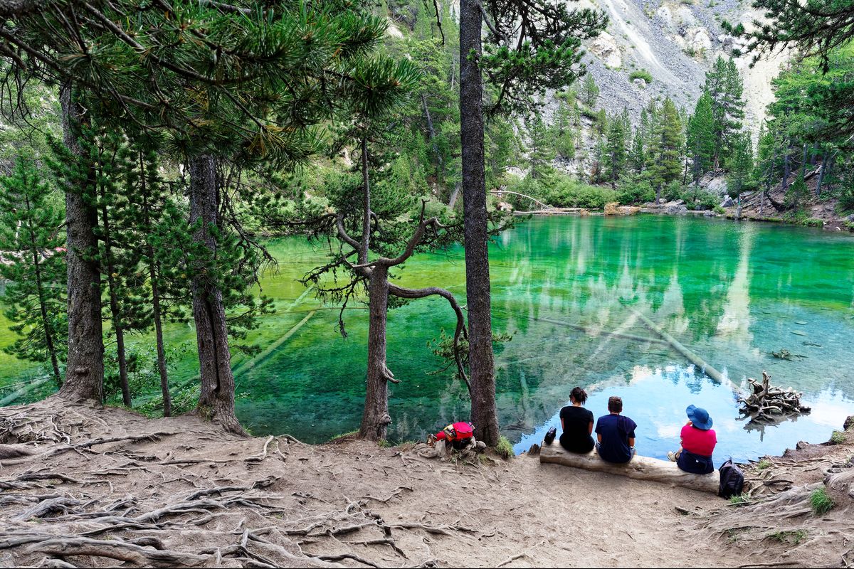 Le Lac Vert de la Vallée Étroite