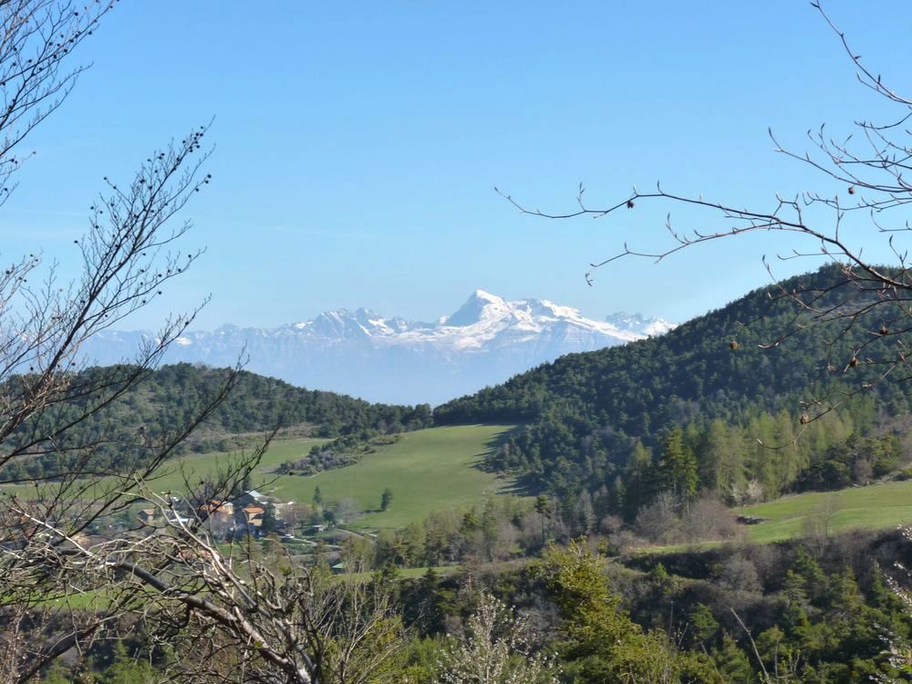 Vue sur le VIeux Chaillol et le hameau des Marmets