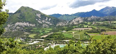 Le plan d'eau et le val d'Oze vus de l'Eygau