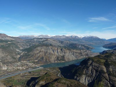 Insolite point de vue sur le barrage de Serre-Ponçon