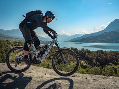 Descente sur la baie