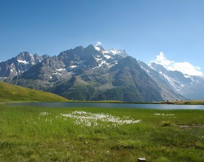 Lac du Pontet massif de la Meije