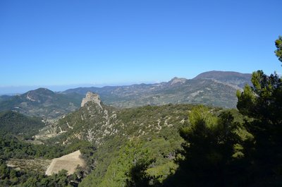Le Rocher Saint-Julien et la vallée de l'Ouvèze © Pauline Amberg - PNR des Baronnies Provençales