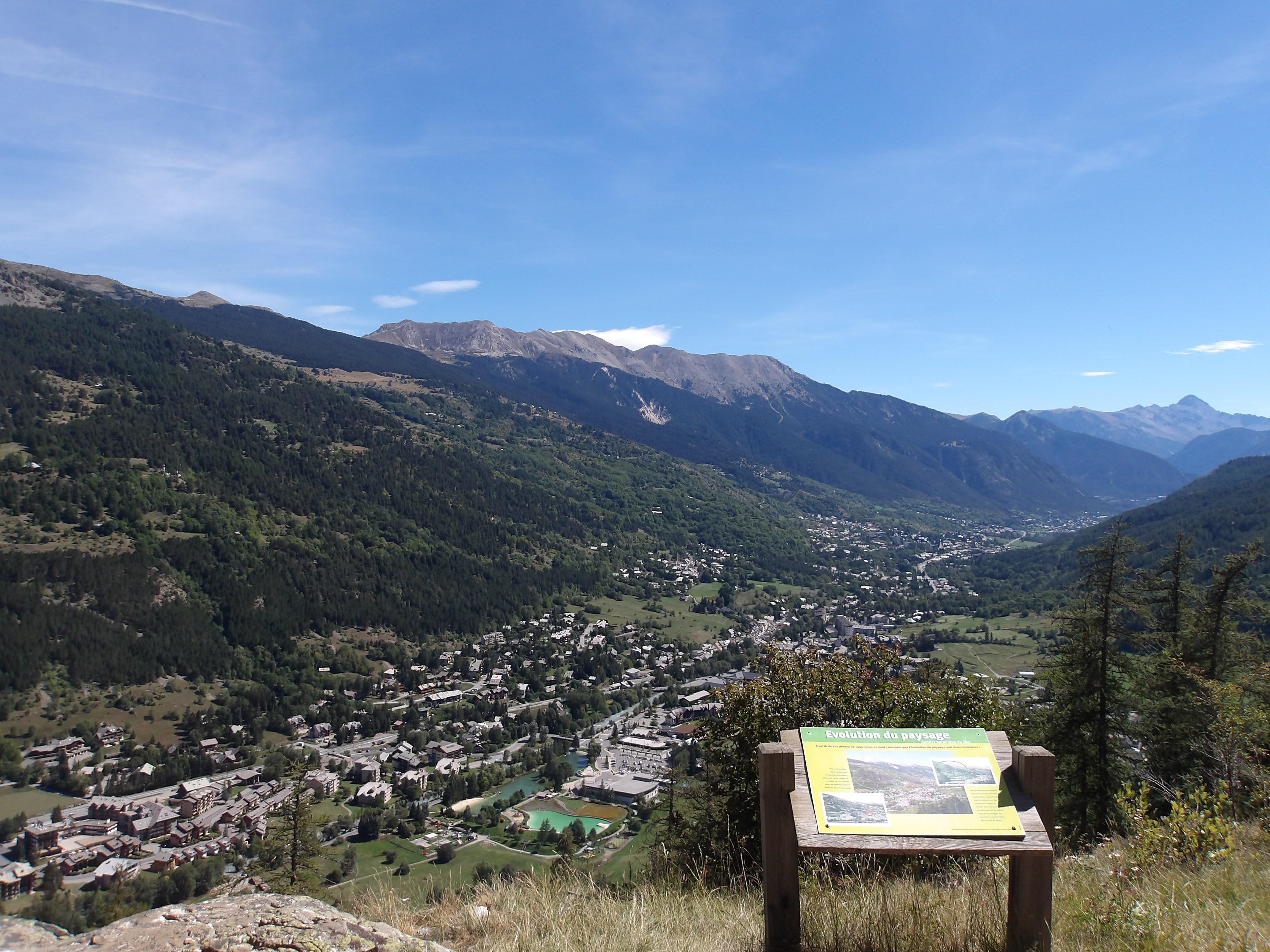 Vue sur la vallée de Serre-Chevalier