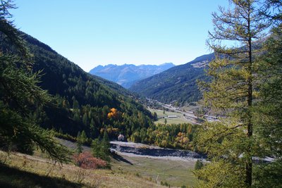 La vallée du Guil depuis la montée